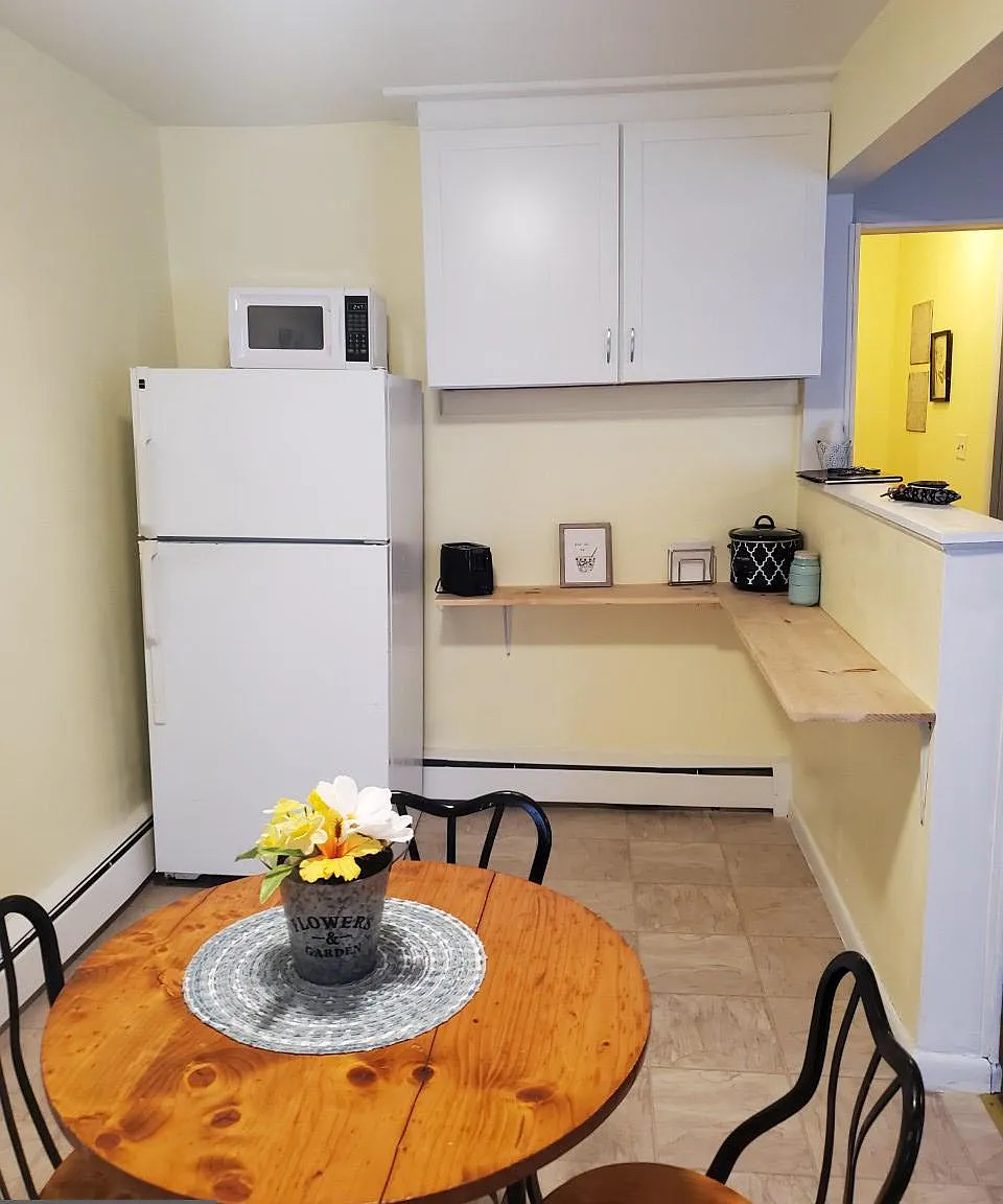 1 bed, 1.0 bath, 704 sqft, $900 — Photo 3