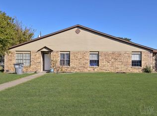 2925 Cottonwood Ln, Balch Springs, TX 75180