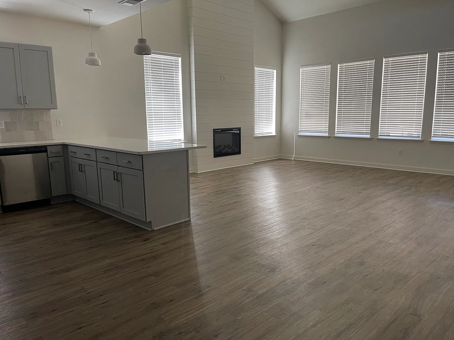 2 bed, $1,450 — Photo 2