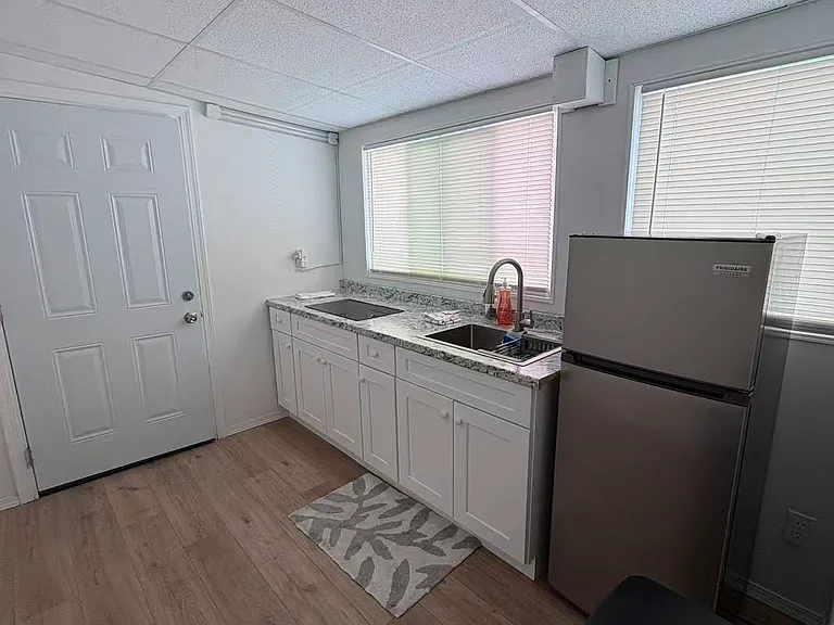 10200 Bolsa Ave — Photo 3