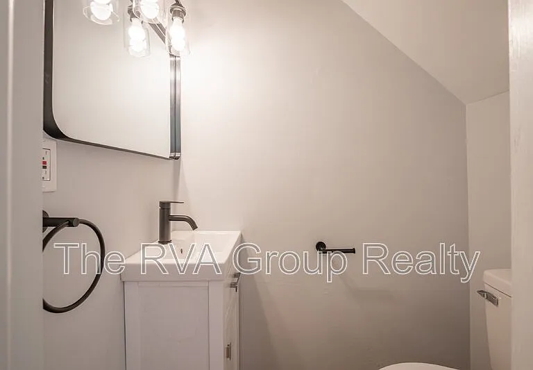 749 Pleasant St — Photo 24