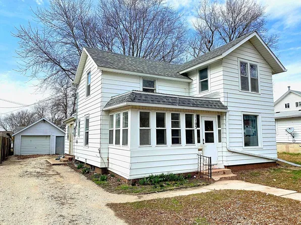 1103 Lake St, Emmetsburg, IA 50536