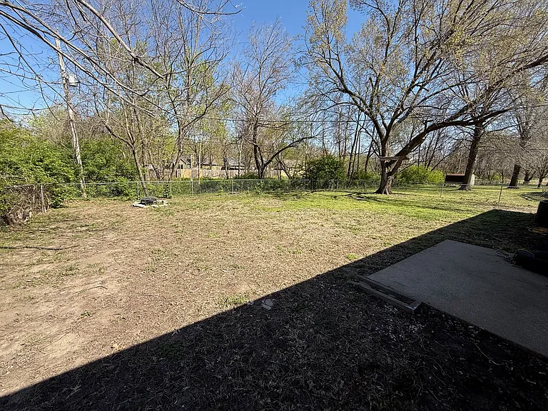 2428 Brookside Dr — Photo 19