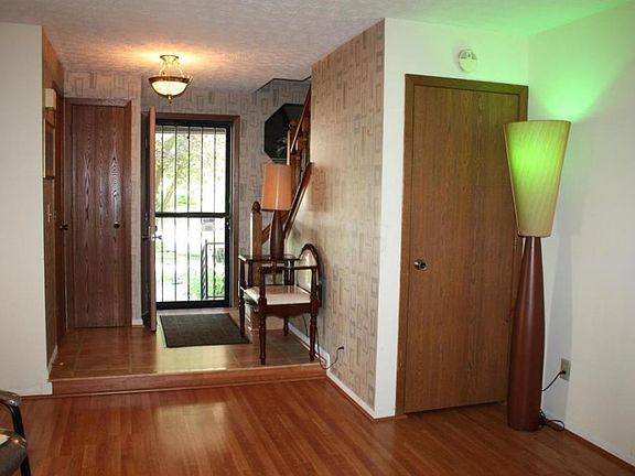 2nd image of 3167 Bowdoin Cir