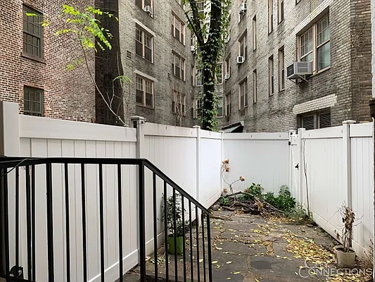 Rented by City Connections Realty | media 9