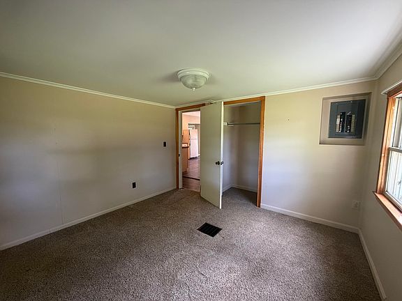 3rd image of 281 Foxcroft Road