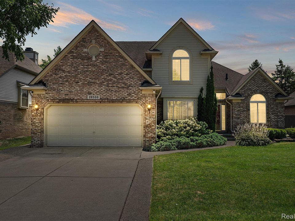 1st image of 19550 Shorecrest Dr
