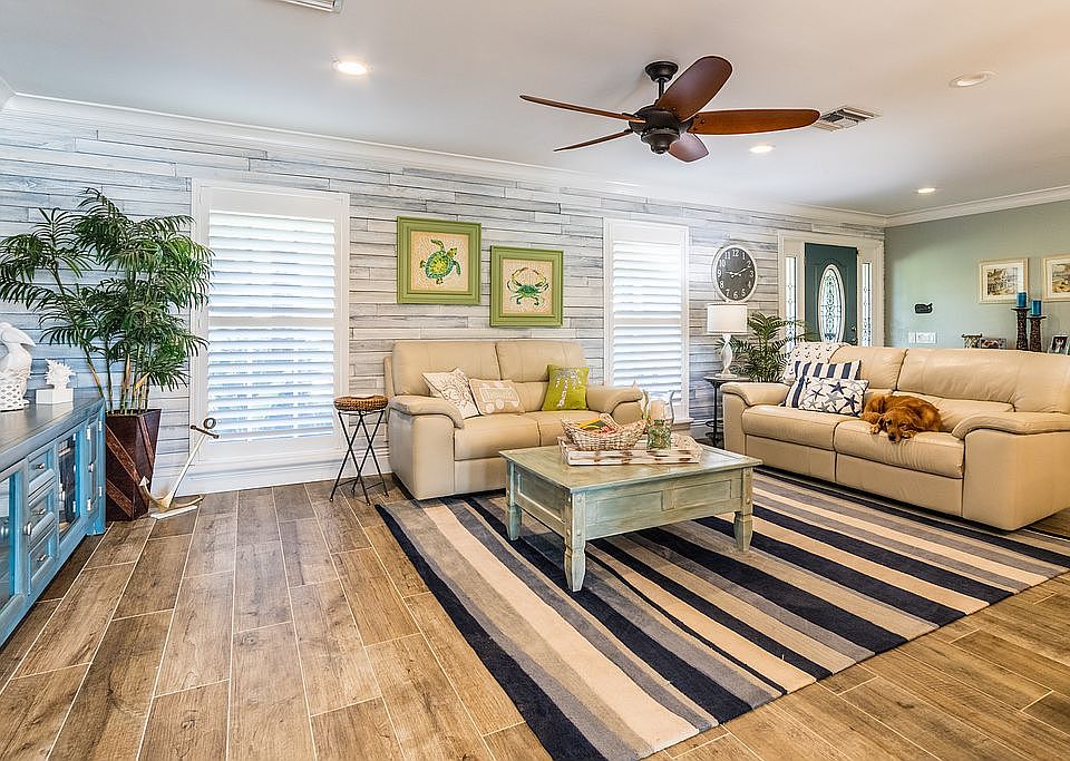 custom beachy wood wall