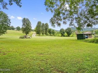 512 Lizzie Ln, Townsend, TN 37882