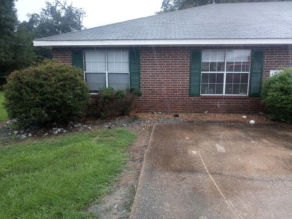 Front of Building/ Triplex