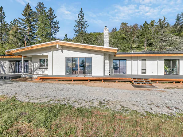 2555 Old Military Rd, Central Point, OR 97502