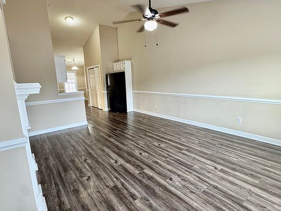 3rd image of 1400 Joel Dr #B