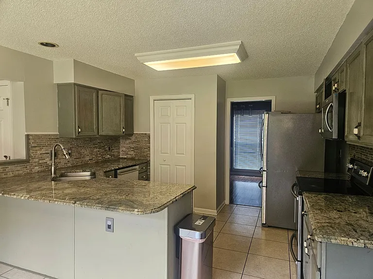 734 Concord Farms Ln — Photo 9