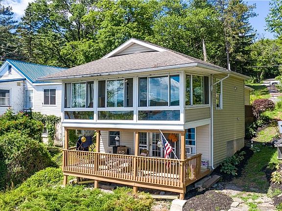 2nd image of 5077 Summer Place Ln