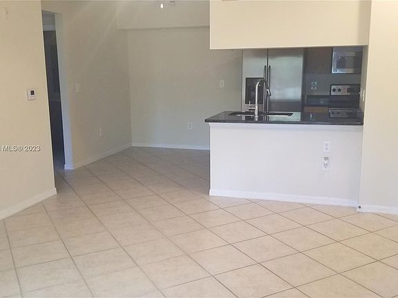 4th image of 6565 Emerald Dunes Dr APT 207