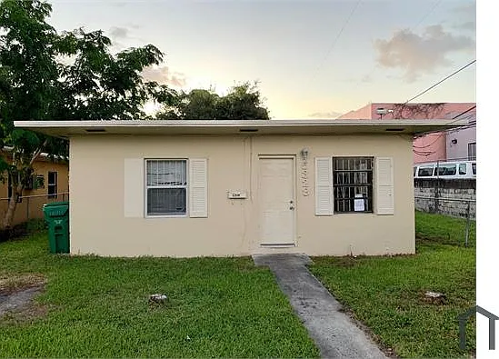 4 bed, 1200 sqft, $3,233 — Photo 1
