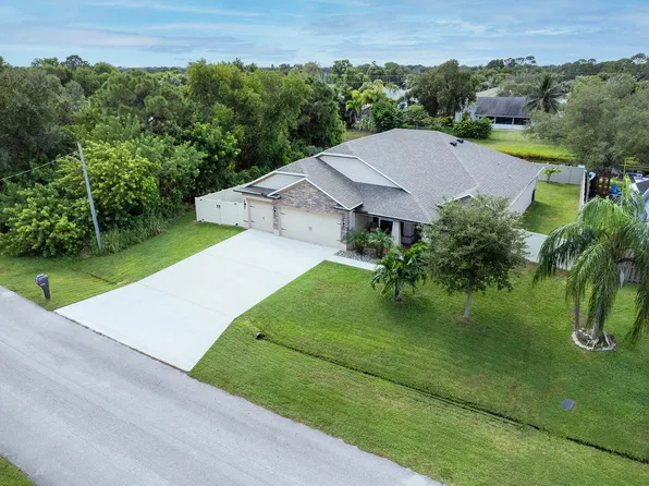1662 SE North Blackwell Drive, Port St Lucie, FL 34952