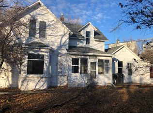 707 Thompson St, Bottineau, ND 58318