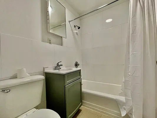 Rented by R New York | media 7