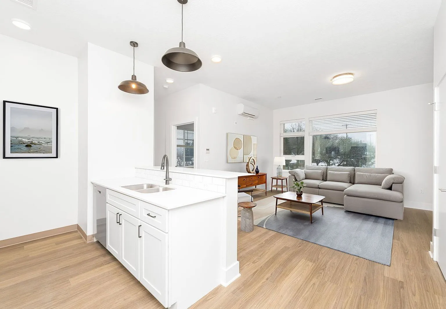 1 bed, 1.0 bath, 620 sqft, $1,295 — Photo 1