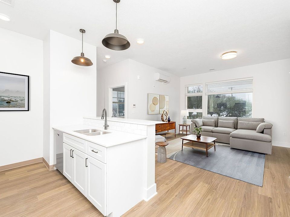 1st image of 640 Eastern Ave SE #4B