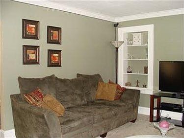 4th image of 17905 Glenshire Ave