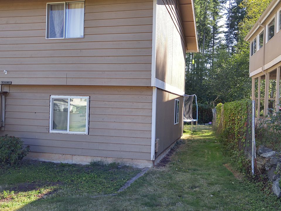 2nd image of 3520 Westminster Dr SE