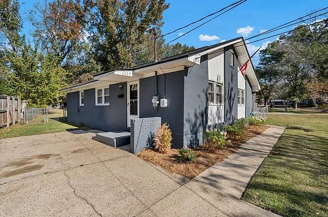 2369 Gurley Dr — Photo 2