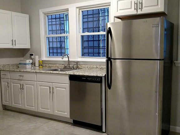 5th image of 61 Seymour Ave