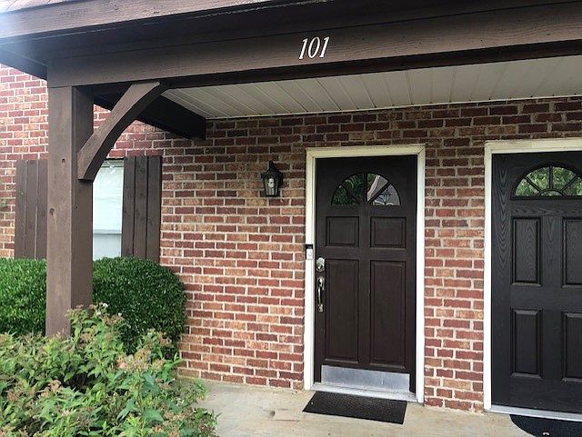 1st image of 101 Edinburg Way #1