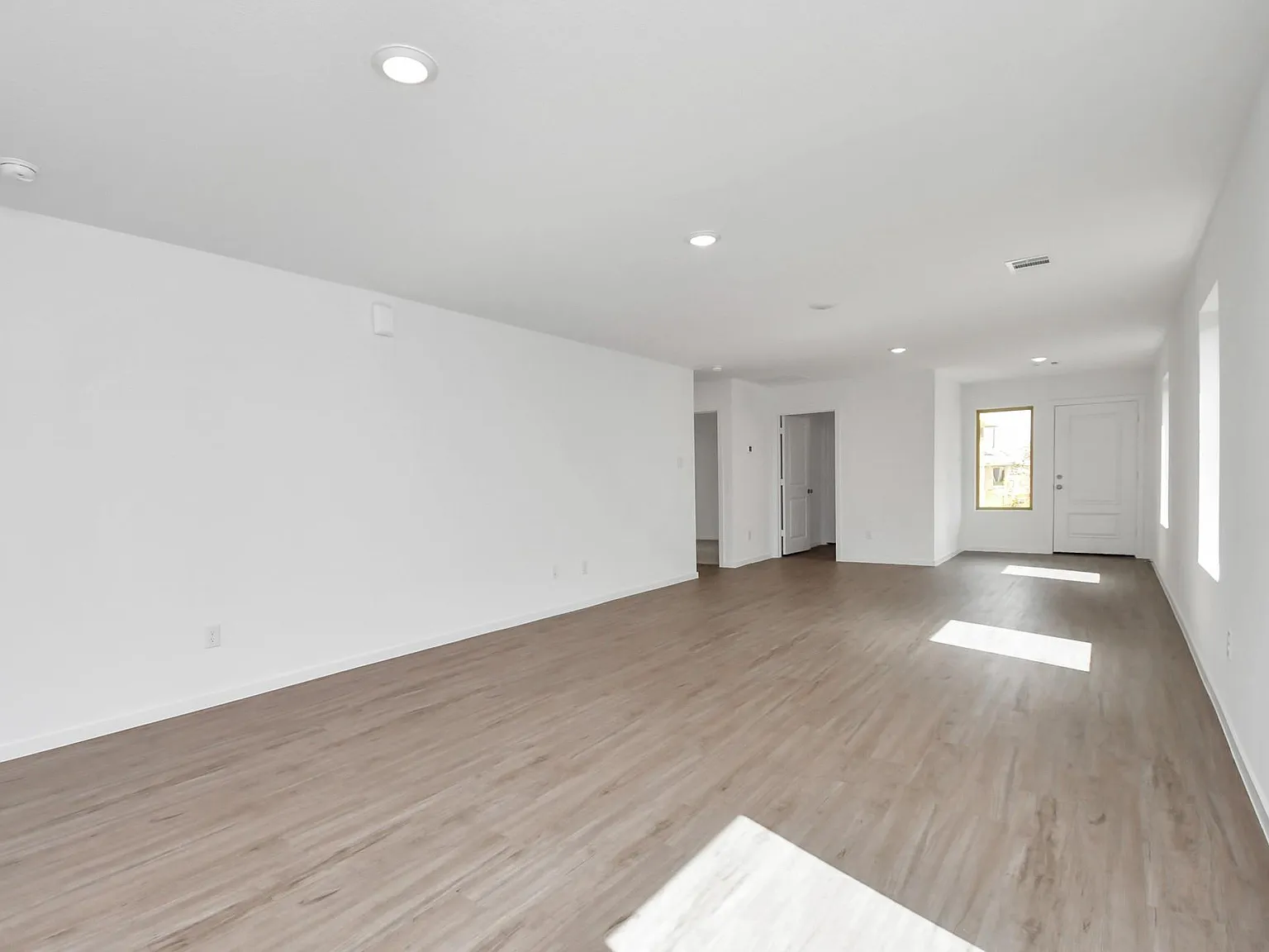 3 bed, 2.0 bath, 1474 sqft, $1,950 — Photo 4