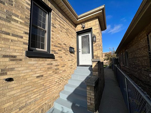 3rd image of 2154 119th Pl