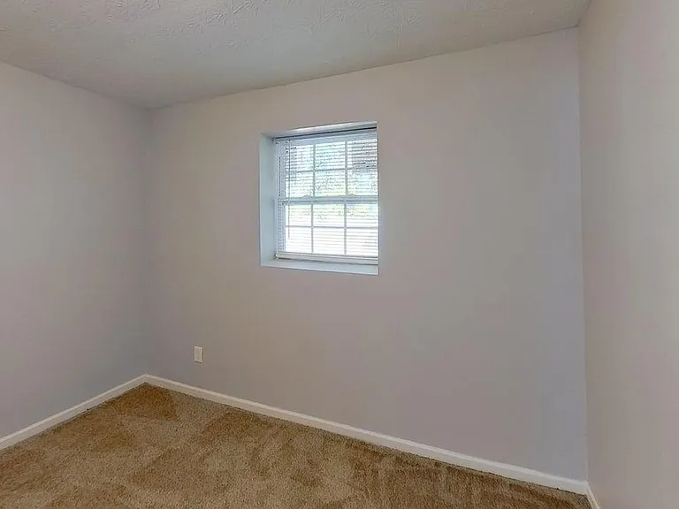 4942 Sheila Ln — Photo 10
