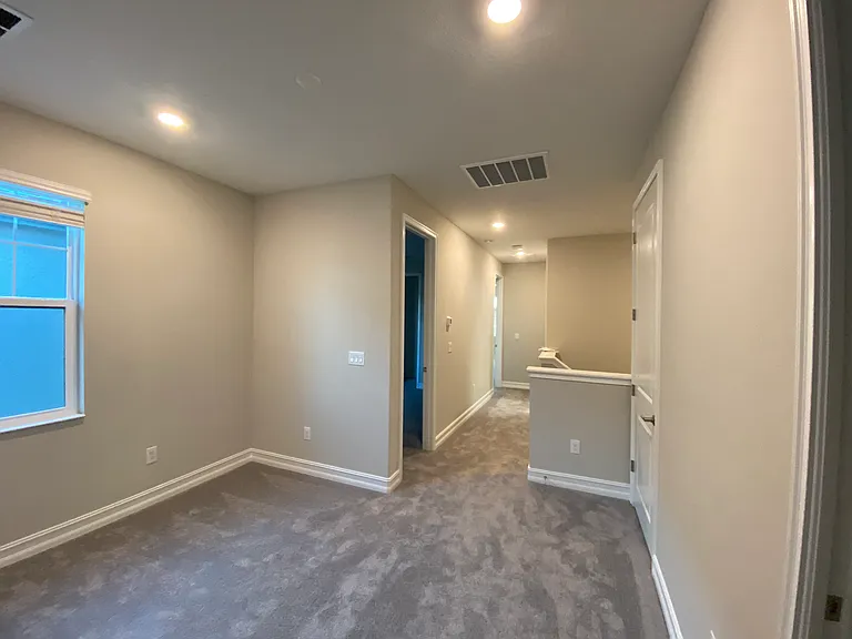4671 Almada Ln — Photo 32