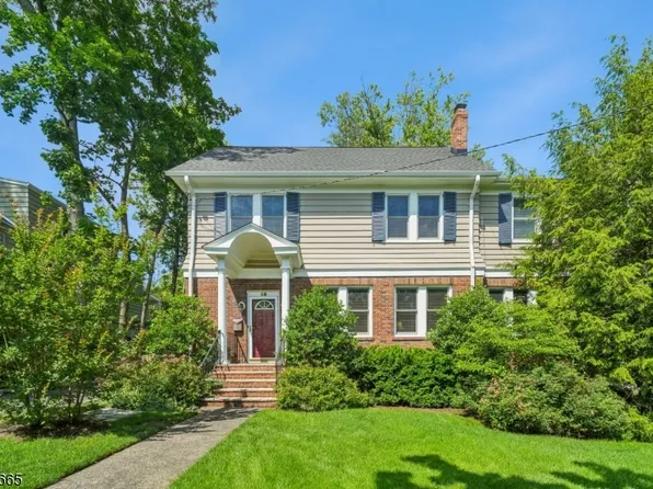 29 Maple Terrace, Millburn Twp., NJ 07041
