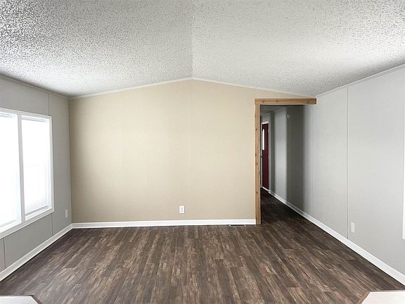 5th image of 1527 Clarkton St