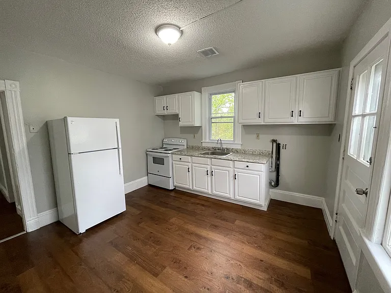 19 Prince St #2R — Photo 3