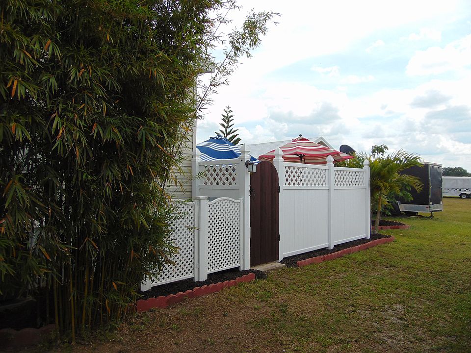 RIGHT REAR ENTRY GATE 