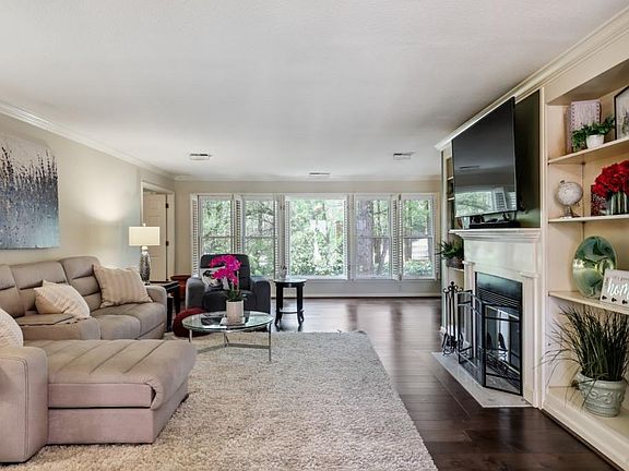 2nd image of 1 Plantation Dr NE #B