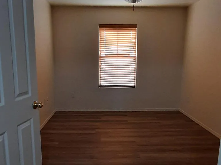 7221 S 41st Dr — Photo 10