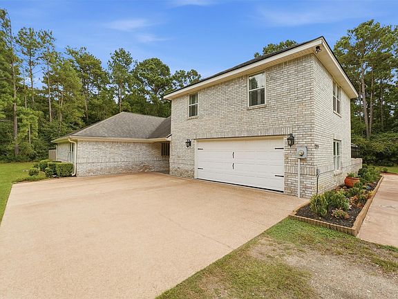 3rd image of 28710 Sapphire Cir