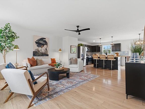 2nd image of 209 Scarlet Dr