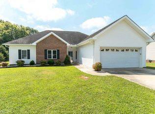 111 Hunters Horn Ln, Winston Salem, NC 27107