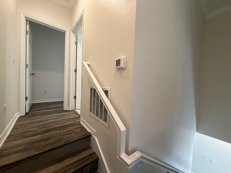 1018 Capitol Hill Ct — Photo 29