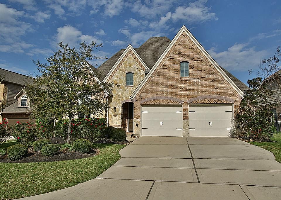 1st image of 54 Vershire Cir