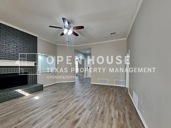 3rd image of 3305 Greenglen Cir