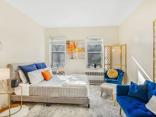 330 E 83rd St APT 4B, Manhattan, NY 10028