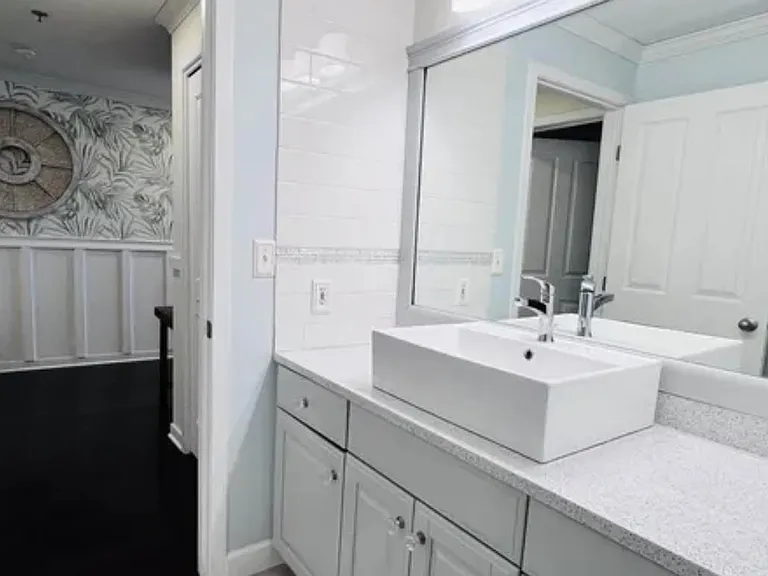 300 Front St #103 — Photo 11