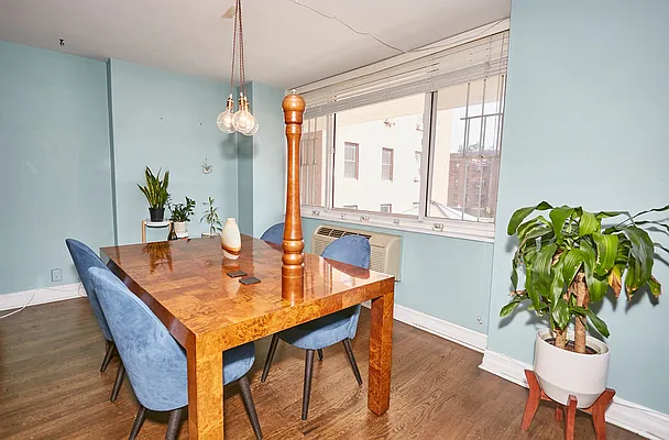 Rented by Prime Realty | media 8