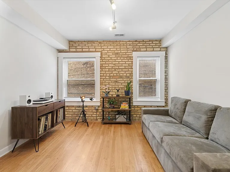 2541 Prairie Ave #1 — Photo 9